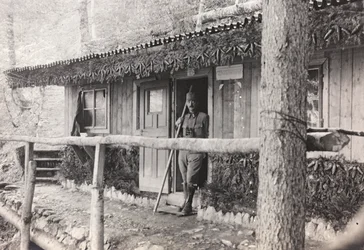 Album "Mitt världskrig - minnen av sydvästra fronten i Kärnten, Italien, Trentino-Alto Adige) 31/03/1915-12/11/ 1918 - Josef Zohles Wien ": Kommandoämbetet (s/v foto