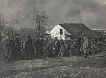 Album "Mitt världskrig - minnen av sydvästra fronten i Kärnten, Italien, Trentino-Alto Adige) 31/03/1915-12/11/1918 - Josef Zohles Wien ": fångar (s/v foto)