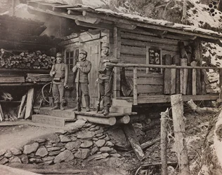 Album "Mitt världskrig - minnen av sydvästra fronten i Kärnten, Italien, Trentino-Alto Adige) 31/03/1915-12/11/ 1918 - Josef Zohles Wien ": bostadsofficerare (s/v foto