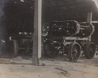 Album "Mitt världskrig - minnen av sydvästra fronten i Kärnten, Italien, Trentino-Alto Adige) 31/03/1915-12/11/1918 - Josef Zohles Vienna ": garage Tolmezzo (s/v foto)