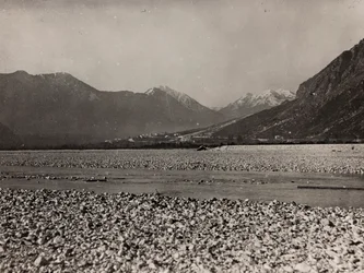 Album "Mitt världskrig - minnen av sydvästra fronten i Kärnten, Italien, Trentino-Alto Adige) 31/03/1915-12/11/ 1918 - Josef Zohles Wien ": krigszon (s/v foto)