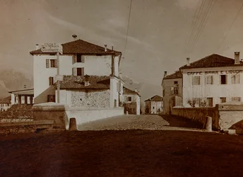 Album "Mitt världskrig - minnen av sydvästra fronten i Kärnten, Italien, Trentino-Alto Adige) 31/03/1915-12/11/1918 - Josef Zohles Vienna ": utsikt över Chiusaforte (s/v ph)