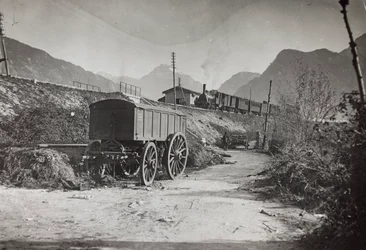 Album "Mitt världskrig - minnen av sydvästra fronten i Kärnten, Italien, Trentino-Alto Adige) 31/03/1915-12/11/1918 - Josef Zohles Wien ": järnväg Tolmezzo (s/v foto