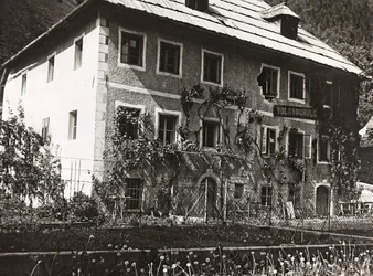 Album "Mitt världskrig - minnen av sydvästra fronten i Kärnten, Italien, Trentino-Alto Adige) 31/03/1915-12/11/ 1918 - Josef Zohles Wien ": grundskolan Malborghe