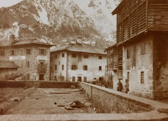Album "Mitt världskrig - minnen av sydvästra fronten i Kärnten, Italien, Trentino-Alto Adige) 31/03/1915-12/11/1918 - Josef Zohles Vienna ": utsikt över Chiusaforte (s/v ph)