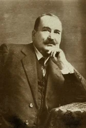 Porträtt av Louis Bertrand (foto)