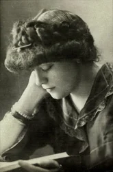 Porträtt av Lucie Delarue Mardrus (foto)