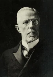 Porträtt av Oscar Gustav 5, kung av Sverige, ca 1925 (foto)