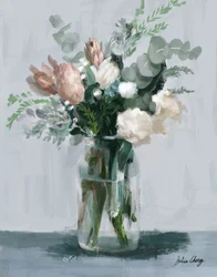 En bukett med rosor och krämfärgade blommor