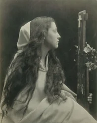 (”Kvinna med ett krucifix”) Mary Ann Hillier