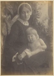 Mrs Herbert Duckworth med Gerald Duckworth, 1872.