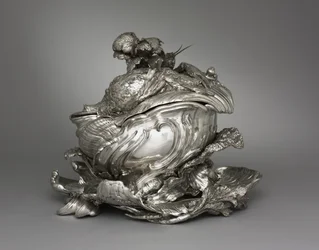 Platter, Tureen och Tereen Lid, gjord av Henry Adnet