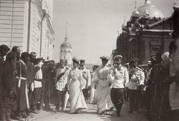 Den ryska kungafamiljen besöker Sarov-klostret, Ryssland, 1903