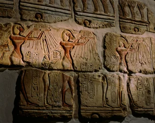 Egypten; Amarna; Solens faraoner; mm6714; Arkeologi; Akhenaton; Nefertiti; Luxor..., 2001 (foto)