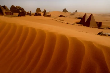 Meroëpyramiderna, Begarawiyapyramiderna, Sudan, Nubien, svarta faraoner, tredje mellantiden…, 2007