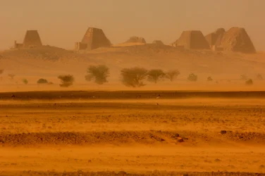 Meroëpyramiderna, Begarawiyapyramiderna, Sudan; Nubien; svarta faraoner; tredje mellantiden…, 2007