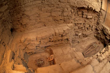 Moche; Begravningar; Huaca Dos Cabezas-Jecetepeque, Chris Donovan