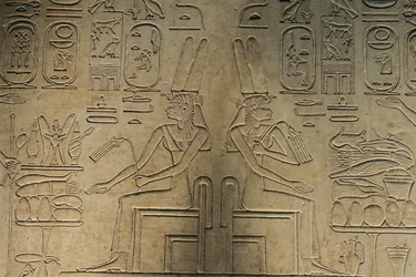 Relief från Abydos, Mut-gudinna, artefakt; Egypten, 2005 (foto)