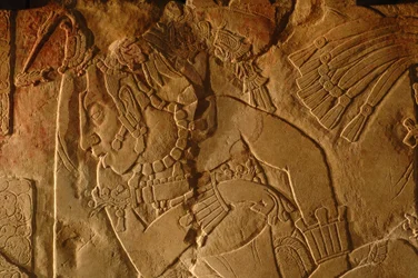 Tempel 19, tronbänk, Palenque, Mexiko, snidning av Akhal Mo Nab, 2005 (foto)