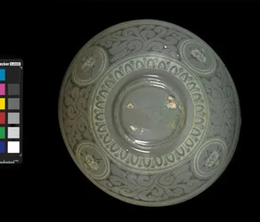 Skål med tranor och moln, c.1150-1200 (celadonglaserat stengods)