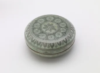 Box, Koryo-period, andra hälften av 1100-talet (keramik)