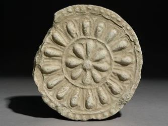 Cirkulär takplatta, United Silla Period (lergods)