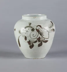 Burk med blommönster, Yi-dynastin, 1392-1910 (keramik)