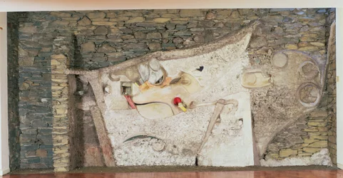 "Merzbarn" Väggrelief