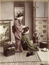 Frisörsalong, Japan, ca 1880 (handfärgat albumintryck på kort)