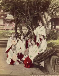 Miko, eller Performing in A Temple Dancing at Nara, c.1890