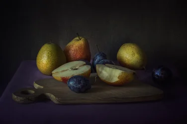Mörkt fruktstilleben