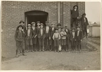 [Noon Hour, King Mfg. Co., Augusta, Georgia]
