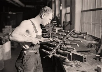 Fabriksarbetare vid Paragon Rubber Company, Massachusetts . 1936