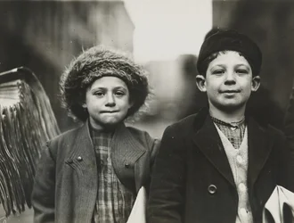 Newsies, Newark, New Jersey, december 1909 (silvertryck av gelatin)