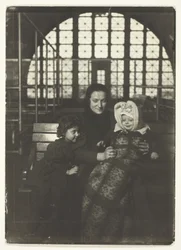 Rysk familj, Ellis Island