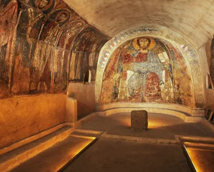 Italien, Apulien, Gravina i Puglia, klippkryptan av San Vito Vecchio-kyrkan