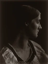 Julia Jackson, liten profil