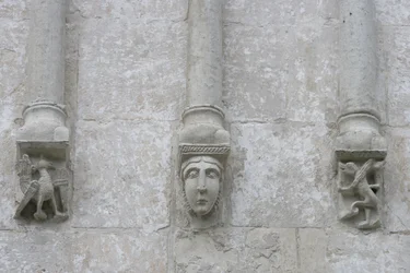 Ryssland, Vladimir, Bogolyubovo. Skulpterade dekorationer av Church of Intercession of Holy Virgin på Nerl River