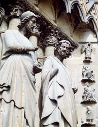 Staty av aposteln, detalj av södra dörren till katedralen Notre-Dame (UNESCOs världsarvslista