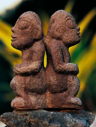 Tiki Gods, Marquesasöarna, Franska Polynesien (franska republikens utomeuropeiska territorium)
