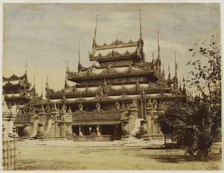 Amerapoora: Maha-Too-Lo-Bounghian Kyoung, 1855 (albumintryck från ett vaxat pappersnegativ tonat i akvarell)