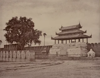 Amerapoora: Ooh-nein Gate of the City