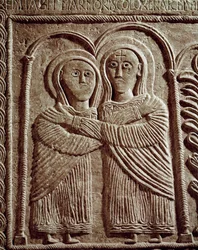 Medeltidens arkeologi (medeltiden). Barbarian Art of Lombardy: Visitation, Saint Elizabeth and Saint Mary. Skulptur, lombardisk konst, 737-744. Cividale del Friuli, Chretien Museum, katedralens skatt