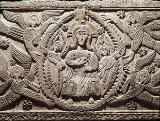 Longobardisk konst: Kristus i härlighet, lågrelief från hertig Ratchis altare (Ratchis eller Ratgis) - Skulptur, longobardisk konst, 737-744 (Relief från Ratchis altare med Kristus i härlighet), Cividale del Friuli, Kristna museet, katedralens skattkammare