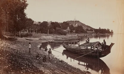 Båtar på Ava, Burma bw foto