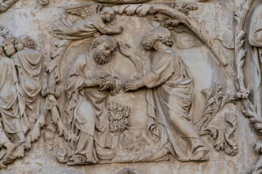 Gideon vrider fleece, detalj från Jesse-trädet och messianska profetior, Stories of Genesis, basreliefer av Lorenzo Maitani (före 1275-1330), andra pelaren, fasaden på Orvieto-katedralen, Umbrien, Italien