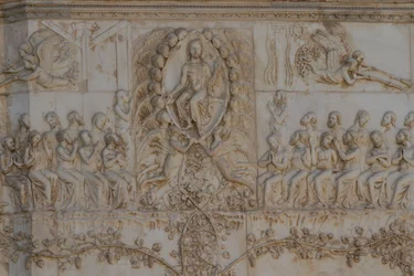 Scenes of Last Judgment, Stories of Apocalypse, basreliefer av Lorenzo Maitani (före 1275-1330) och assistenter, fjärde pelaren, fasaden av Orvieto-katedralen, Umbrien, Italien