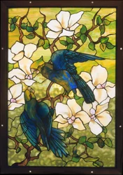 Hibiscus och papegojor, ca 1910-20 (blyat ömtåligt glas)