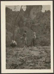 [Figurer i bergslandskap]
