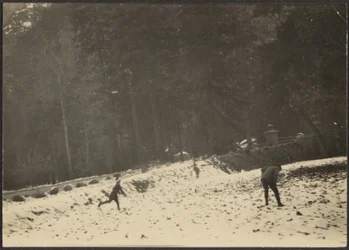 [Figurer i snö]